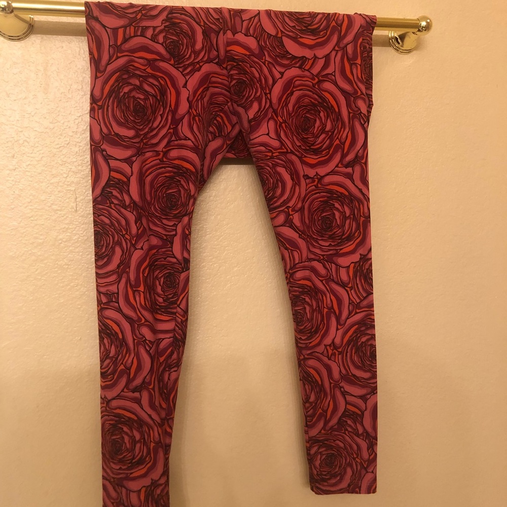 Buy2get1Free: LuLaRoe TC Leggings - Roses